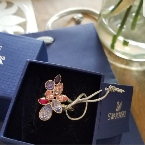 Authentic Swarovski Ring NWT - Picture 2 of 9